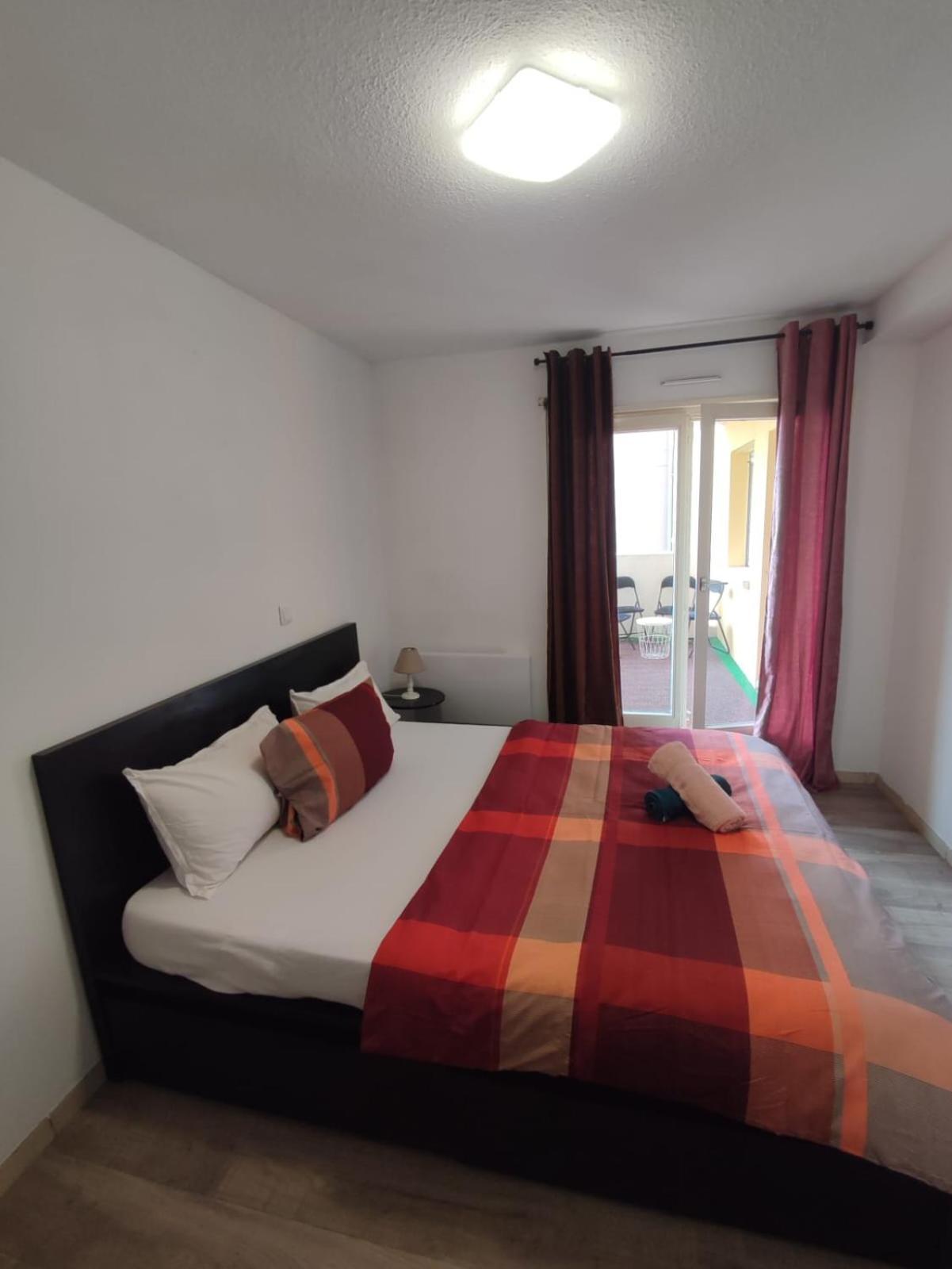 Apartamento Douillet-Kanamappart-Euroairport Saint-Louis  Exterior foto